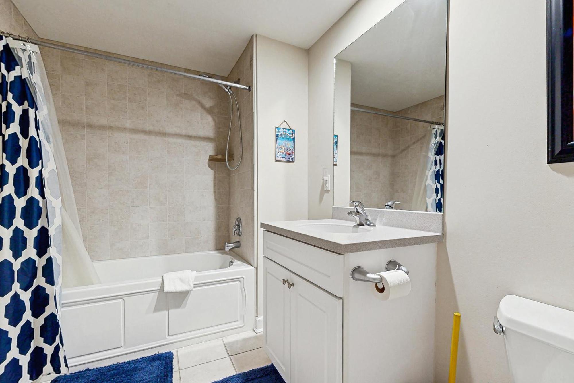 Emerson Towers Ocean City Room photo